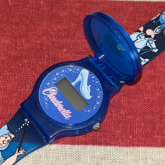 Disney Store Cast Member Cinderella Watch 1990’s. EUC - Picture 5 of 8